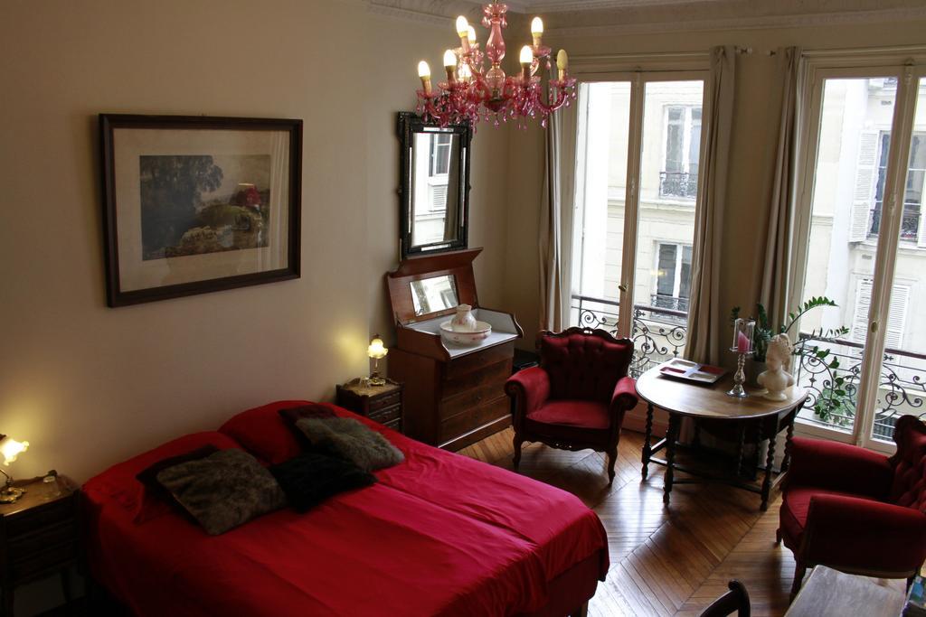 A Room In Paris Quarto foto